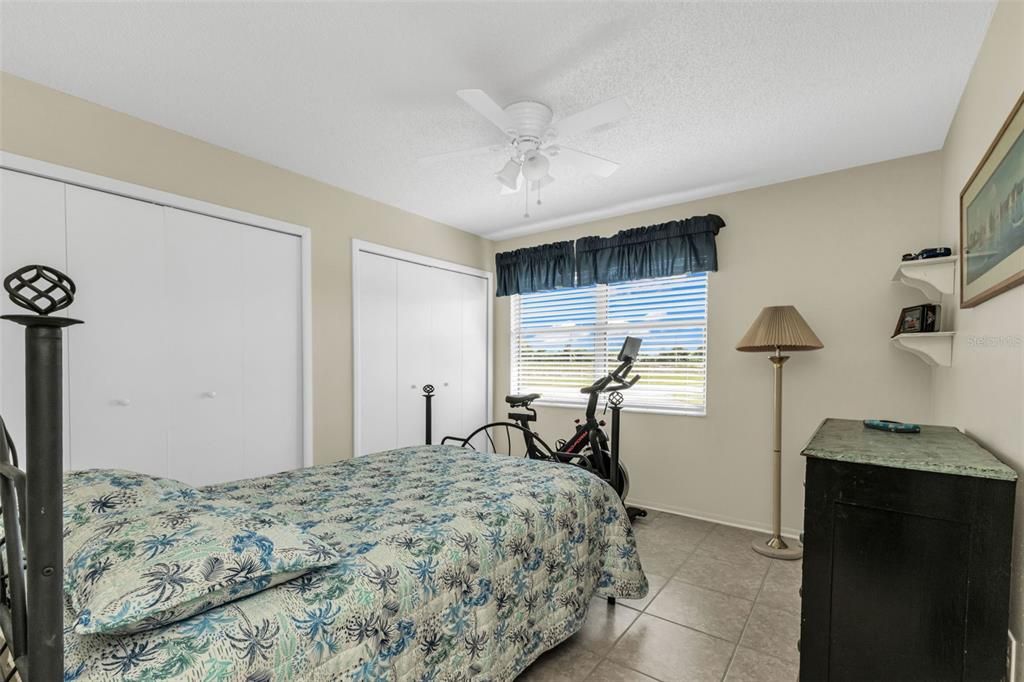 Active With Contract: $168,900 (2 beds, 1 baths, 868 Square Feet)
