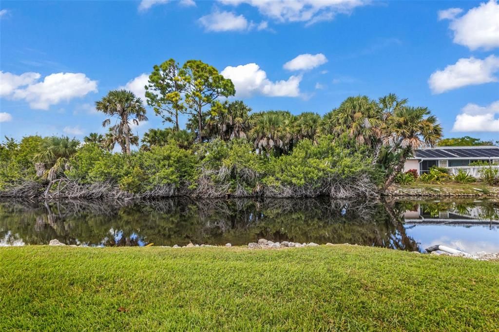 Active With Contract: $168,900 (2 beds, 1 baths, 868 Square Feet)