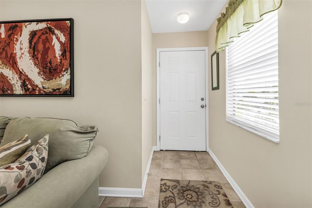 Active With Contract: $168,900 (2 beds, 1 baths, 868 Square Feet)