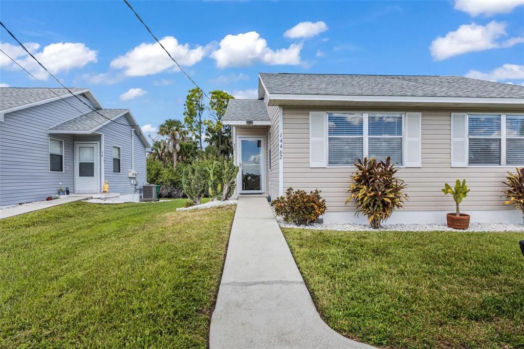 Active With Contract: $168,900 (2 beds, 1 baths, 868 Square Feet)