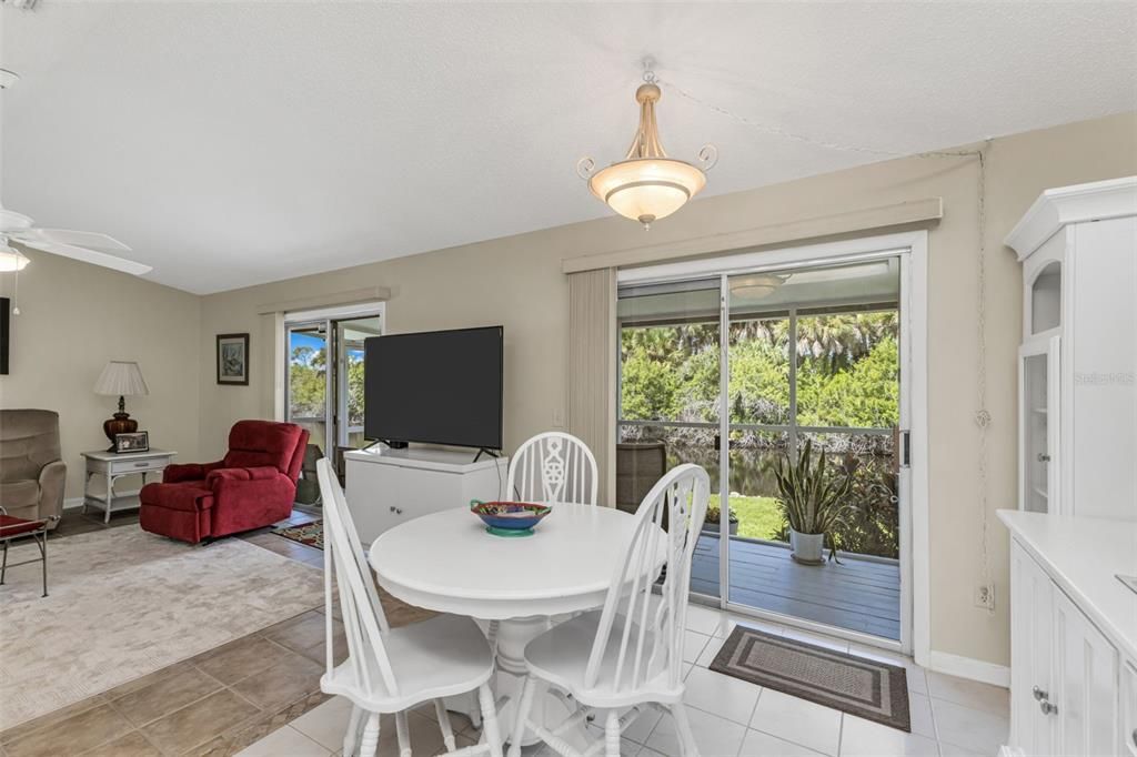 Active With Contract: $168,900 (2 beds, 1 baths, 868 Square Feet)