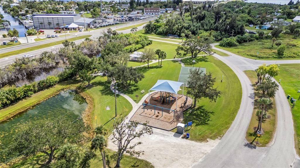 Active With Contract: $168,900 (2 beds, 1 baths, 868 Square Feet)