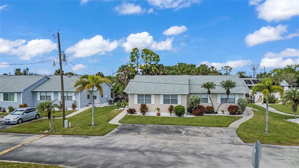 Active With Contract: $168,900 (2 beds, 1 baths, 868 Square Feet)