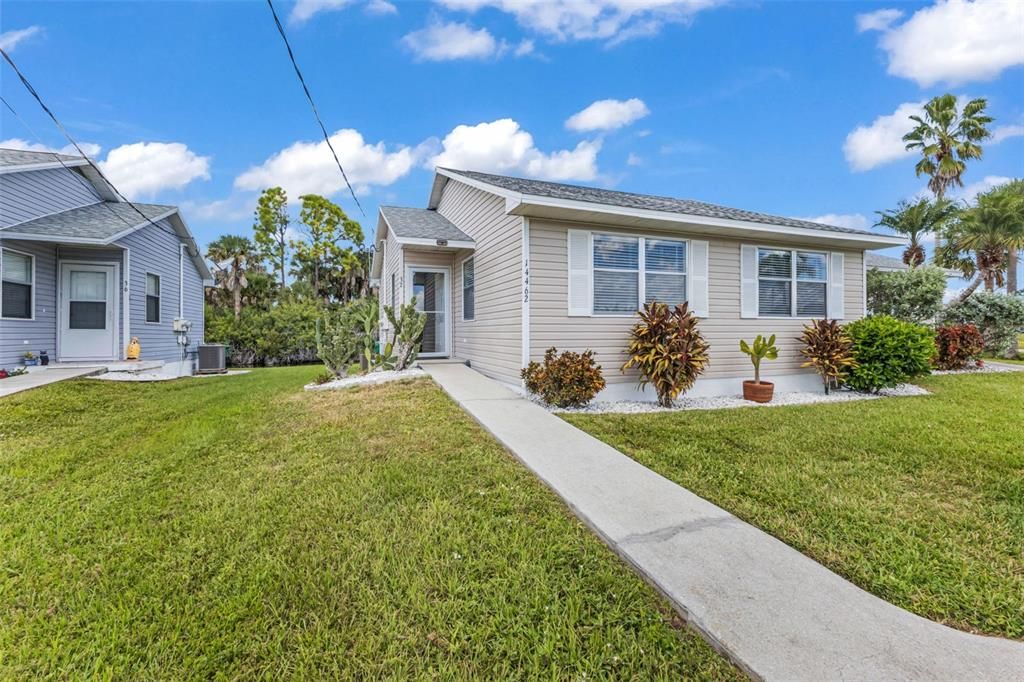 Active With Contract: $168,900 (2 beds, 1 baths, 868 Square Feet)