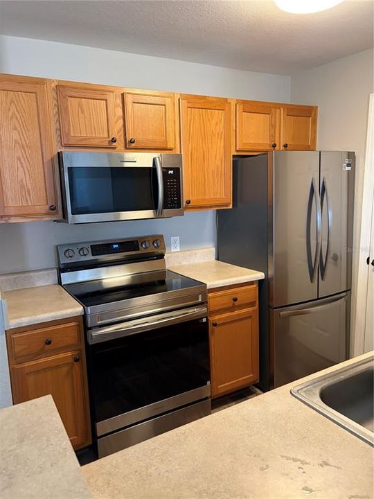 出租: $1,450 (1 贝兹, 1 浴室, 728 平方英尺)