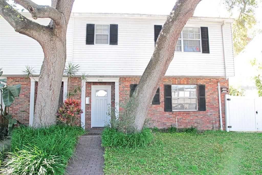 For Rent: $3,400 (3 beds, 2 baths, 1762 Square Feet)