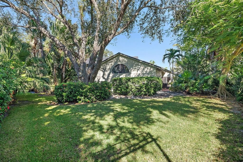 For Sale: $1,395,000 (4 beds, 3 baths, 3664 Square Feet)