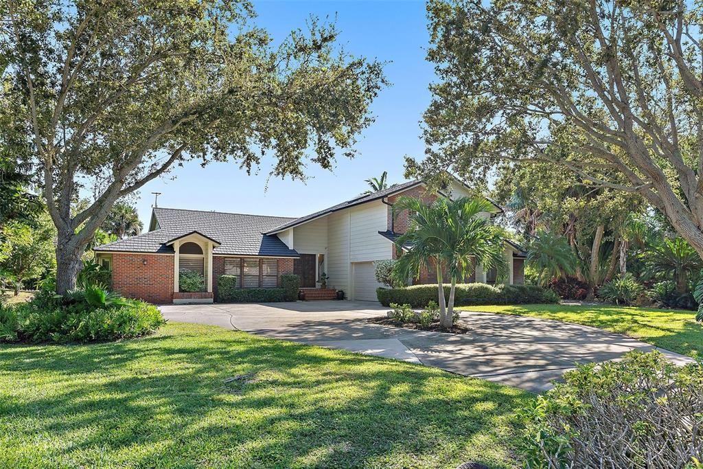 For Sale: $1,395,000 (4 beds, 3 baths, 3664 Square Feet)