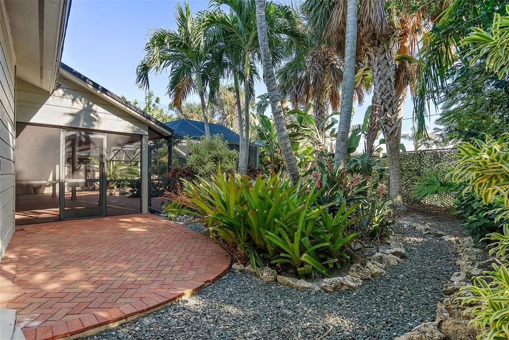 For Sale: $1,395,000 (4 beds, 3 baths, 3664 Square Feet)