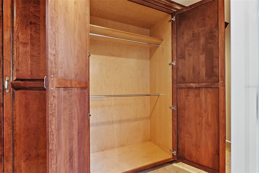 For Sale: $1,395,000 (4 beds, 3 baths, 3664 Square Feet)