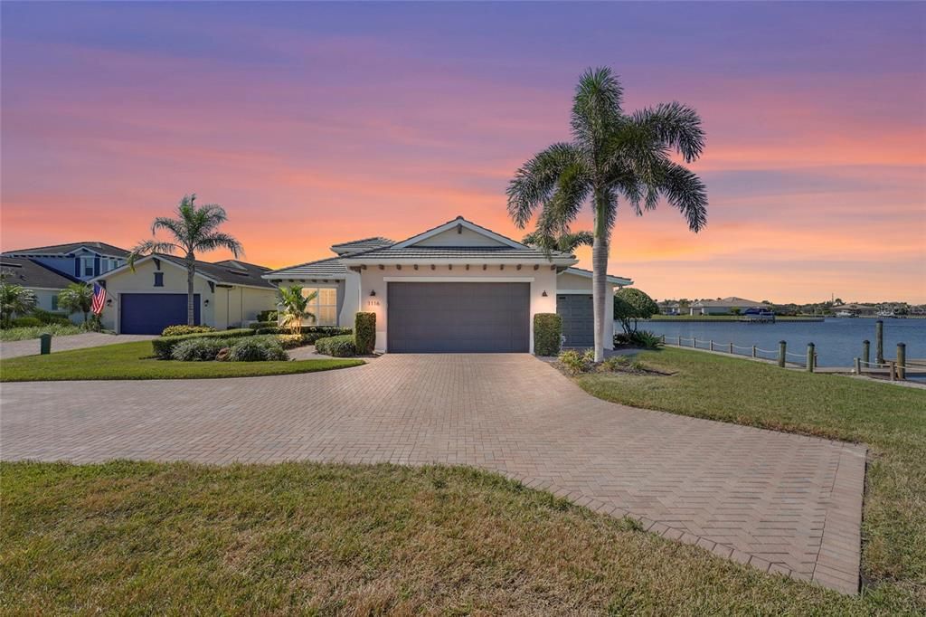 Active With Contract: $1,375,000 (4 beds, 2 baths, 2270 Square Feet)