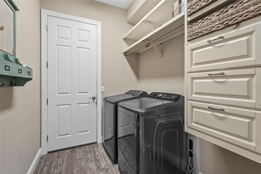 Active With Contract: $1,375,000 (4 beds, 2 baths, 2270 Square Feet)