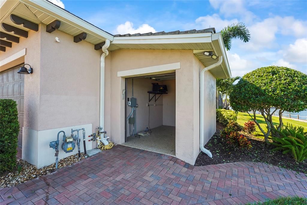 Active With Contract: $1,375,000 (4 beds, 2 baths, 2270 Square Feet)