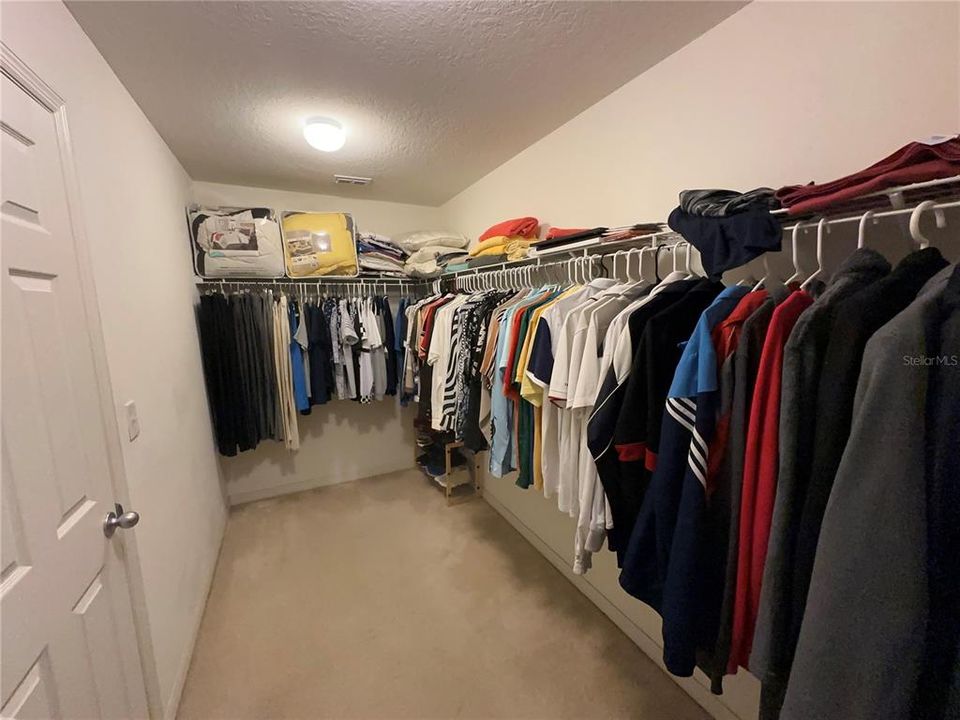 For Rent: $2,500 (3 beds, 2 baths, 1781 Square Feet)