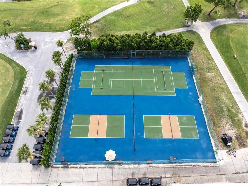 На продажу: $115,000 (2 спален, 2 ванн, 923 Квадратных фут)