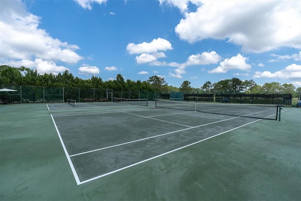 На продажу: $115,000 (2 спален, 2 ванн, 923 Квадратных фут)