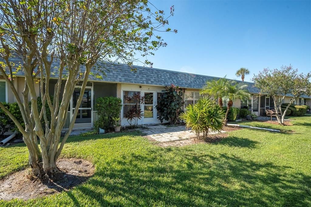 На продажу: $115,000 (2 спален, 2 ванн, 923 Квадратных фут)