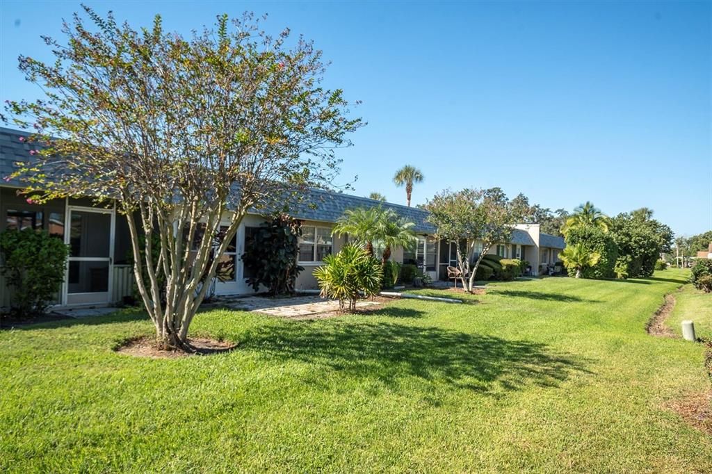 На продажу: $115,000 (2 спален, 2 ванн, 923 Квадратных фут)