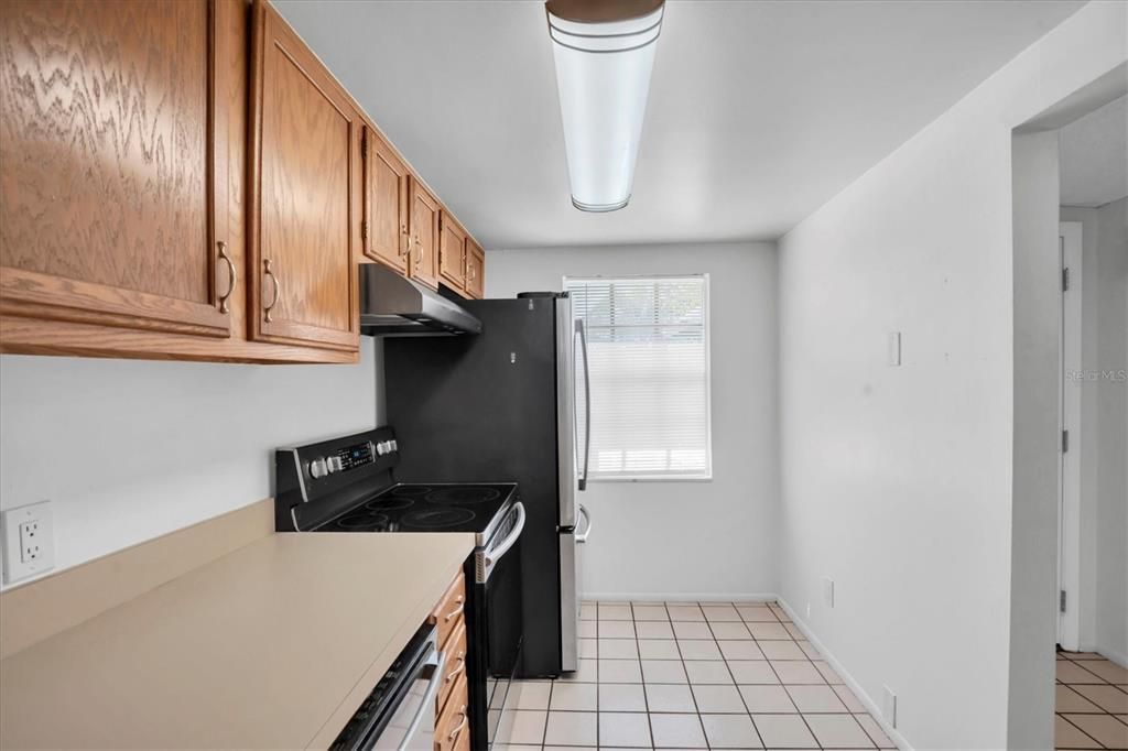 На продажу: $115,000 (2 спален, 2 ванн, 923 Квадратных фут)