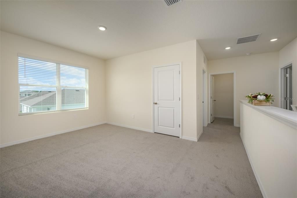 For Rent: $3,000 (5 beds, 3 baths, 2605 Square Feet)