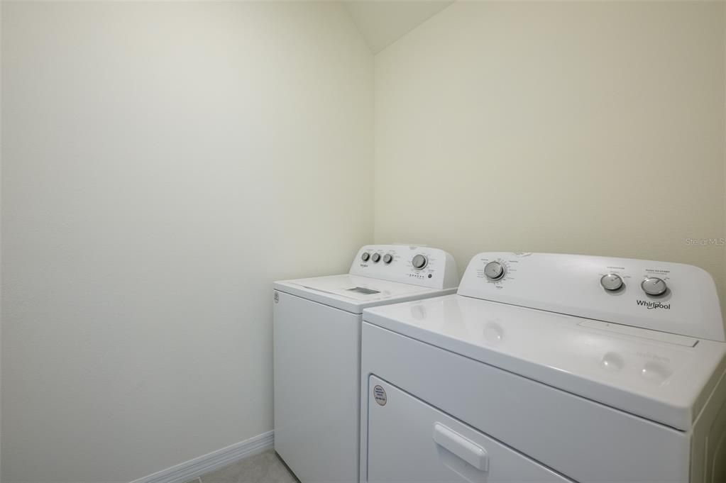 For Rent: $3,000 (5 beds, 3 baths, 2605 Square Feet)