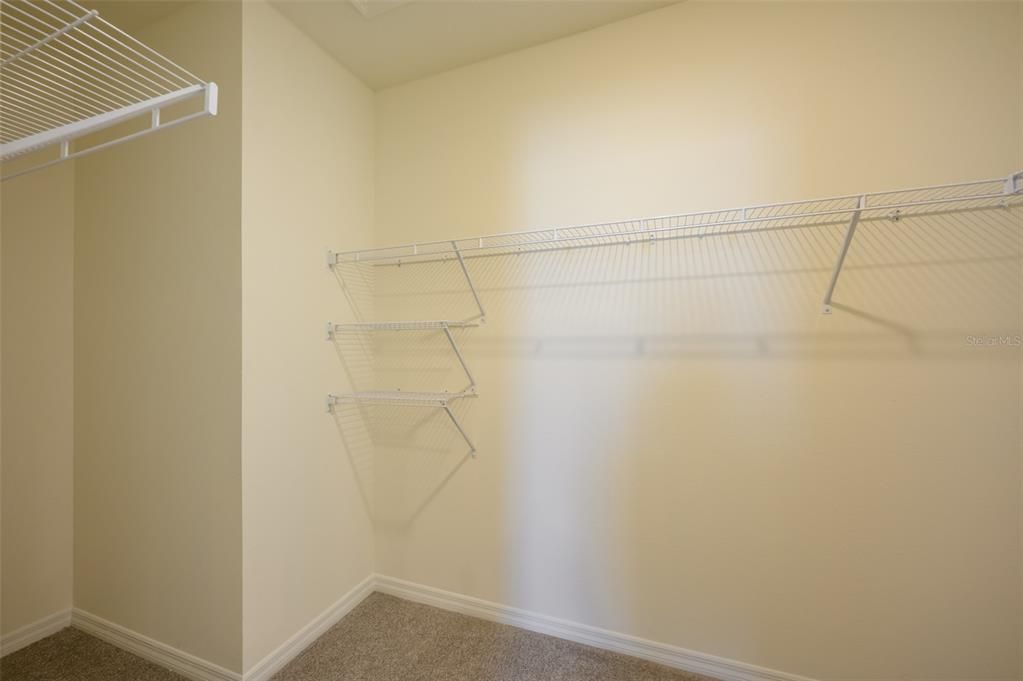 For Rent: $3,000 (5 beds, 3 baths, 2605 Square Feet)