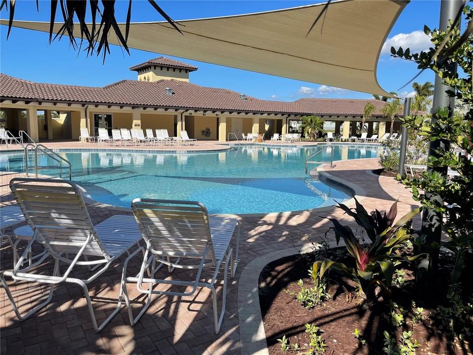 For Rent: $3,000 (5 beds, 3 baths, 2605 Square Feet)