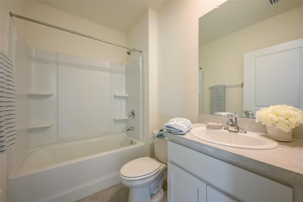 For Rent: $3,000 (5 beds, 3 baths, 2605 Square Feet)