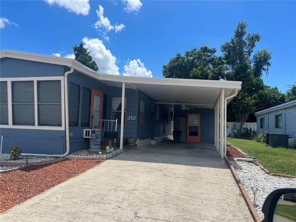 待售: $114,900 (2 贝兹, 2 浴室, 828 平方英尺)