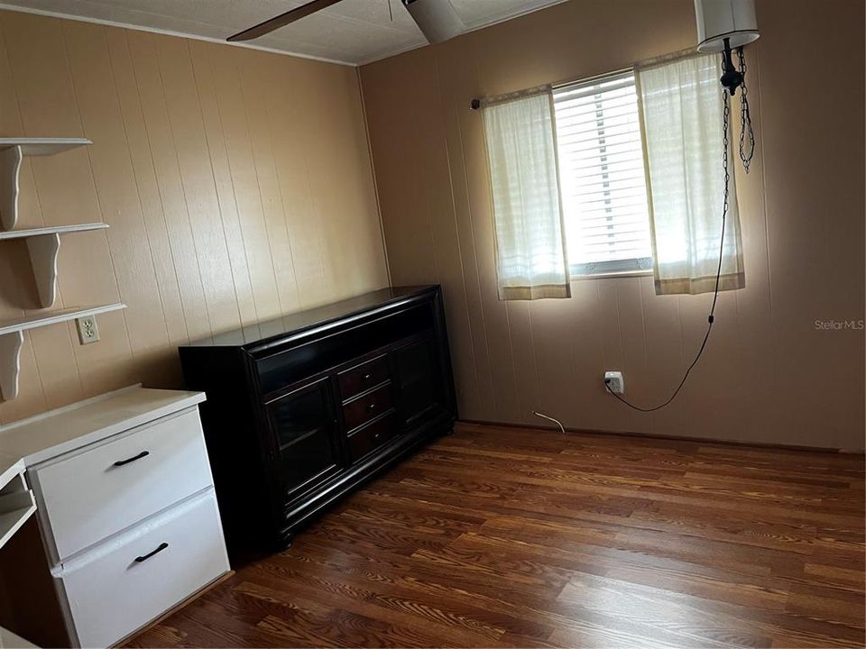 待售: $114,900 (2 贝兹, 2 浴室, 828 平方英尺)