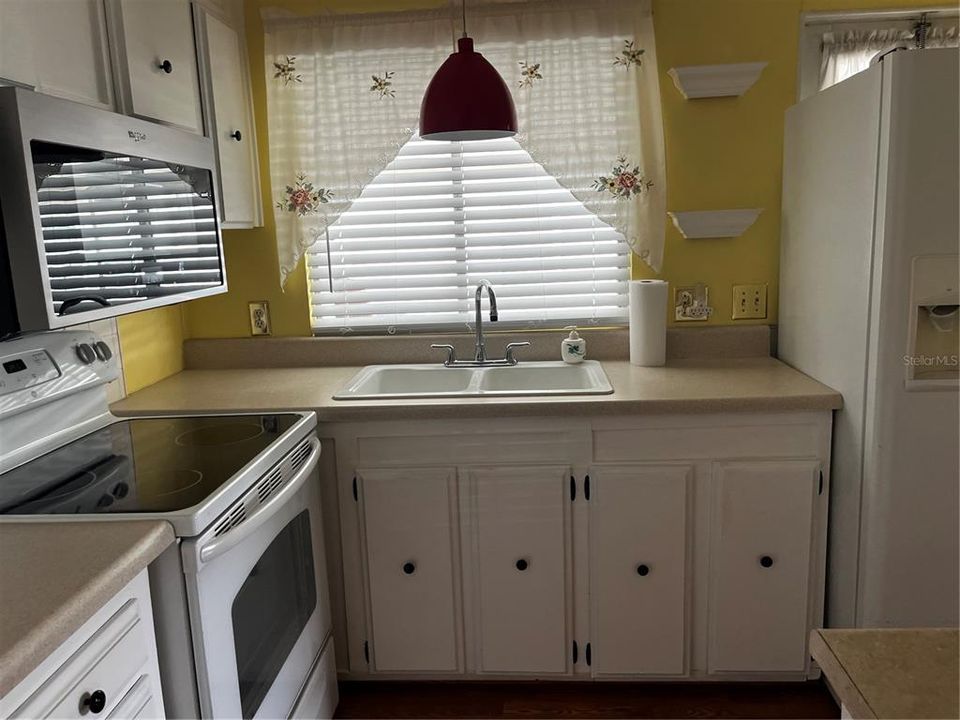 待售: $114,900 (2 贝兹, 2 浴室, 828 平方英尺)