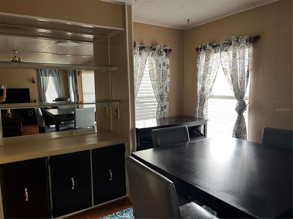 待售: $114,900 (2 贝兹, 2 浴室, 828 平方英尺)