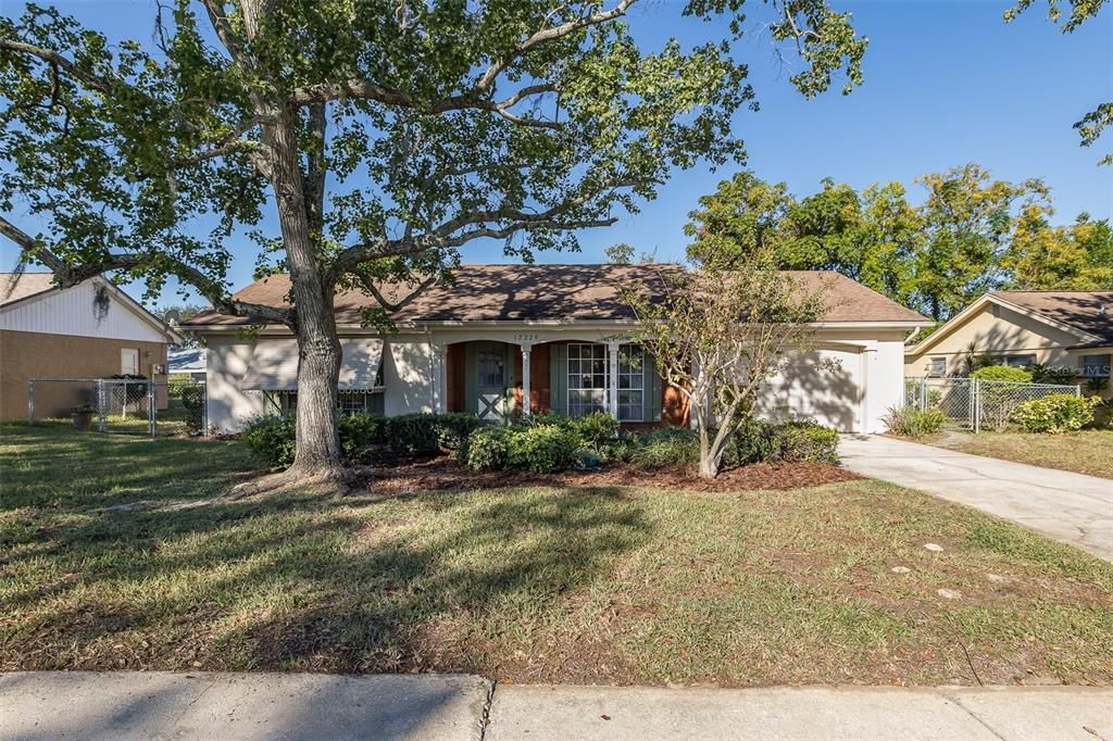 Recently Sold: $170,000 (3 beds, 2 baths, 1092 Square Feet)