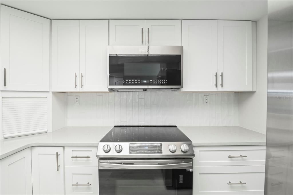 На продажу: $169,900 (2 спален, 1 ванн, 1000 Квадратных фут)