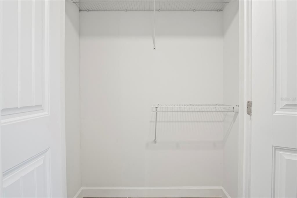 На продажу: $169,900 (2 спален, 1 ванн, 1000 Квадратных фут)