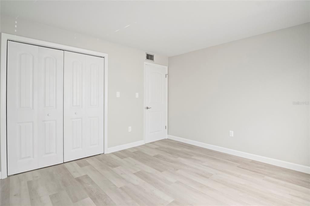 На продажу: $169,900 (2 спален, 1 ванн, 1000 Квадратных фут)