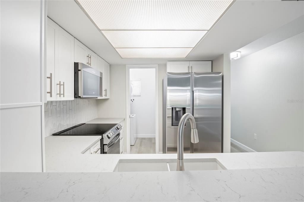 На продажу: $169,900 (2 спален, 1 ванн, 1000 Квадратных фут)