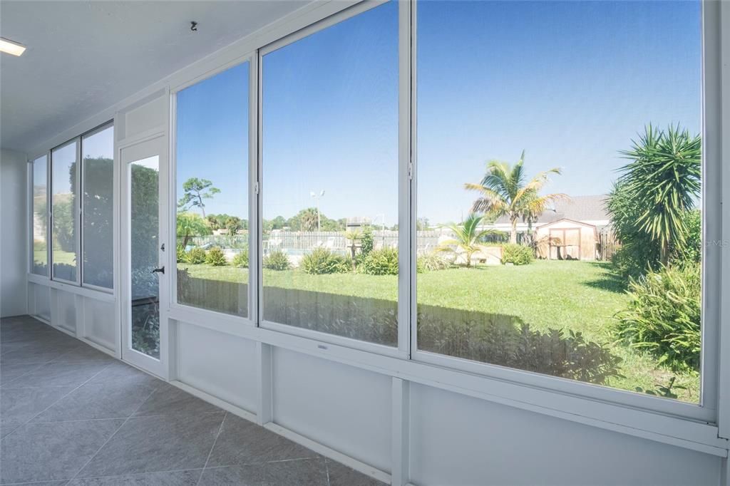 На продажу: $169,900 (2 спален, 1 ванн, 1000 Квадратных фут)