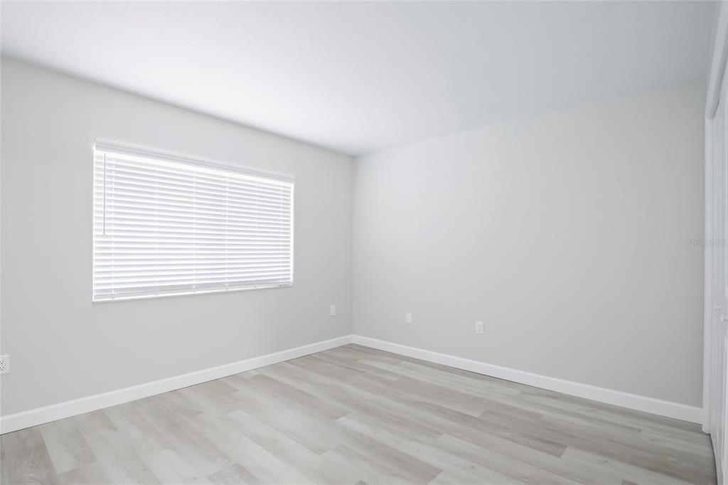 На продажу: $169,900 (2 спален, 1 ванн, 1000 Квадратных фут)