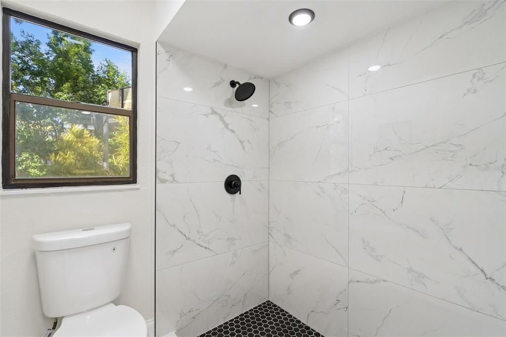 Под контрактом: $375,000 (3 спален, 2 ванн, 1833 Квадратных фут)