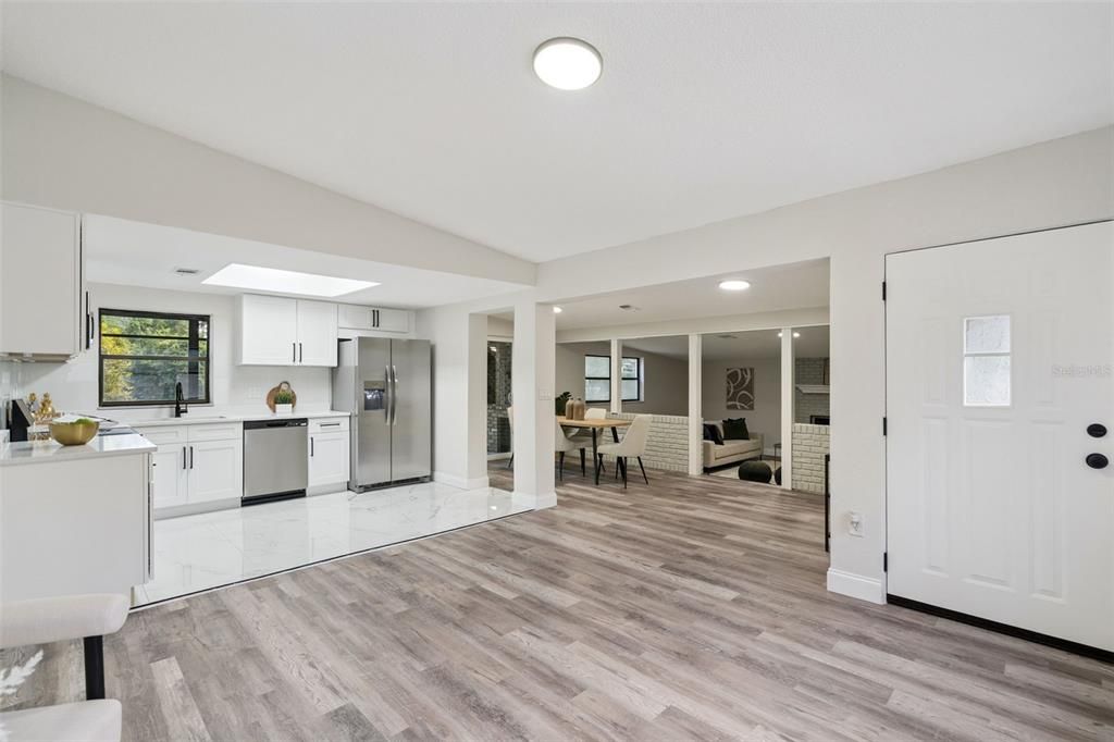 Под контрактом: $375,000 (3 спален, 2 ванн, 1833 Квадратных фут)