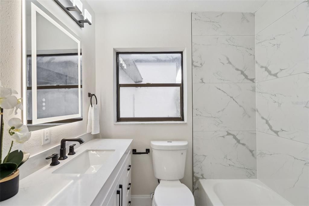 Под контрактом: $375,000 (3 спален, 2 ванн, 1833 Квадратных фут)