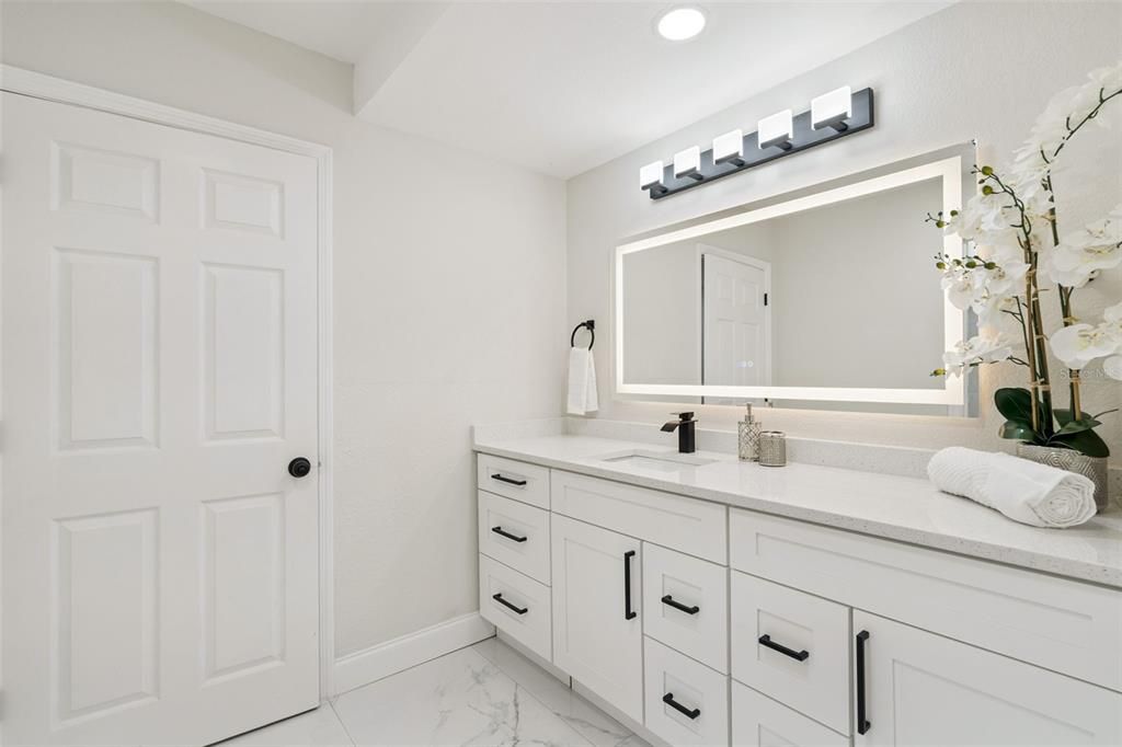 Под контрактом: $375,000 (3 спален, 2 ванн, 1833 Квадратных фут)