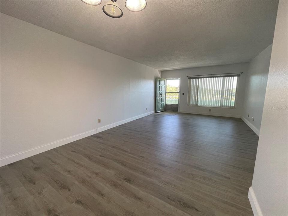 出租: $1,600 (2 贝兹, 2 浴室, 1100 平方英尺)