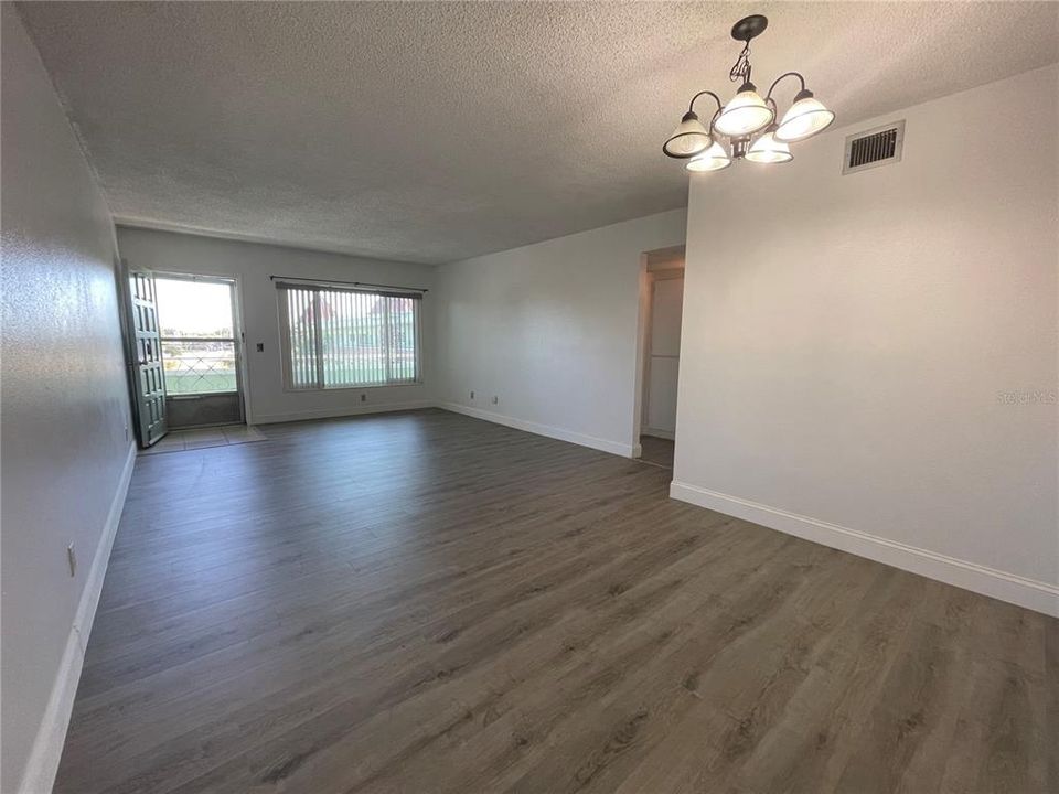 出租: $1,600 (2 贝兹, 2 浴室, 1100 平方英尺)