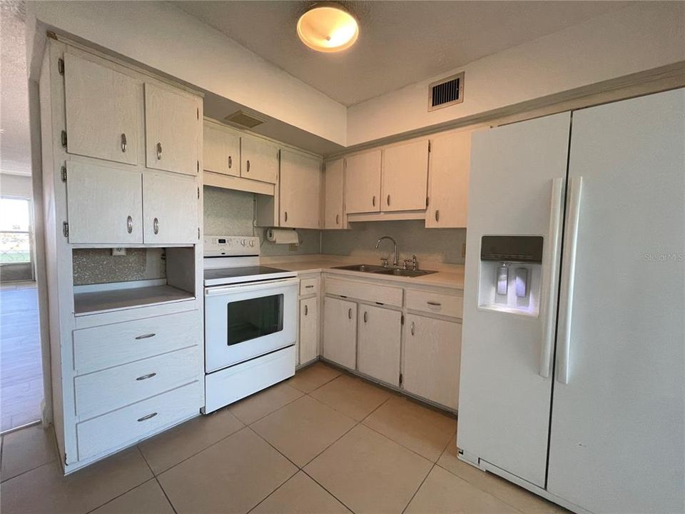 出租: $1,600 (2 贝兹, 2 浴室, 1100 平方英尺)