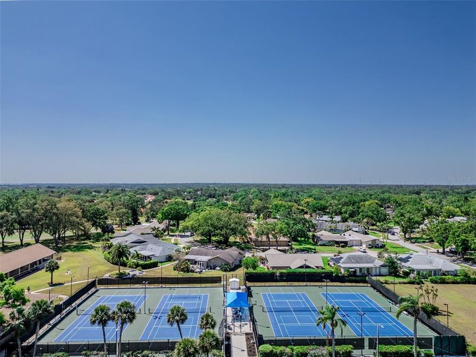 待售: $213,900 (2 贝兹, 2 浴室, 918 平方英尺)