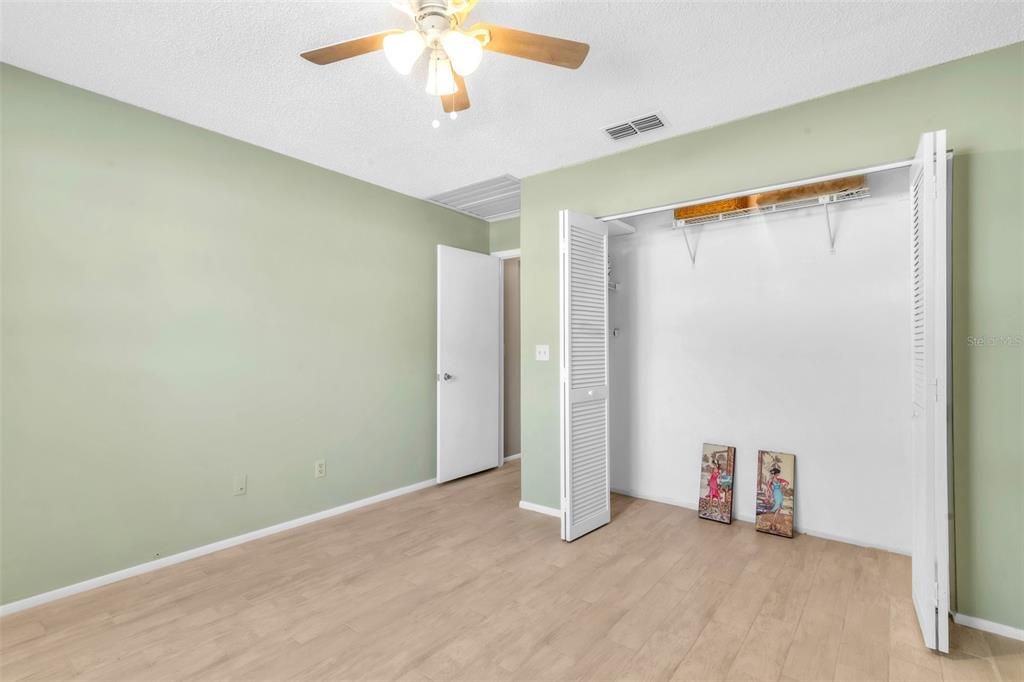 待售: $213,900 (2 贝兹, 2 浴室, 918 平方英尺)