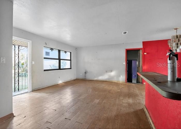 For Sale: $159,000 (3 beds, 2 baths, 1868 Square Feet)