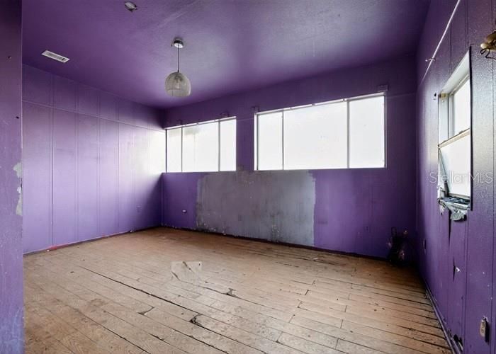 For Sale: $159,000 (3 beds, 2 baths, 1868 Square Feet)